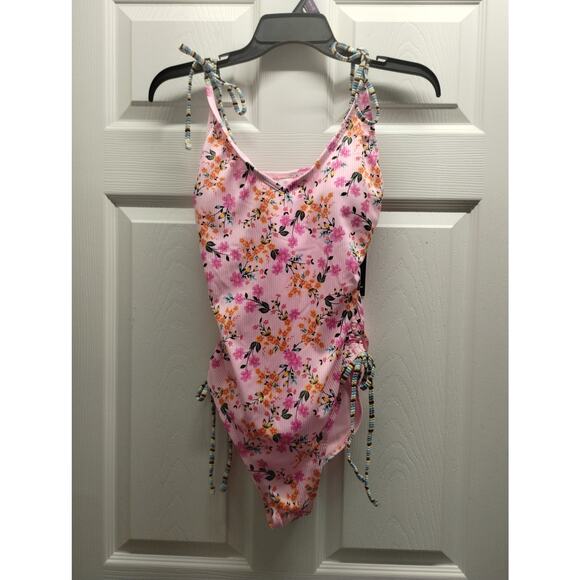 No Boundaries NWT Juniors Size Large Pink Floral Tie Shoulder One-Piece Swimsuit - Picture 1 of 10